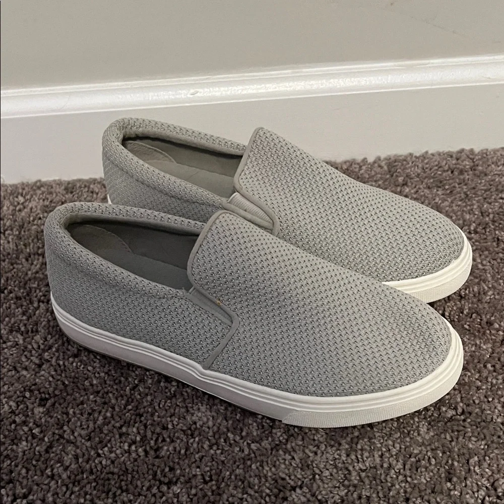 Steve Madden Slip On Shoes Size 8